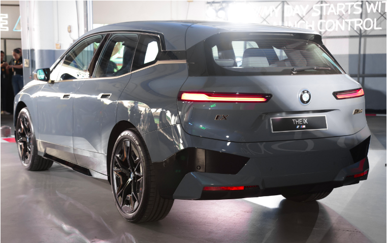 BMW iX M60 với hiệu năng siêu xe ra mắt tại Malaysia, giá hơn 133 ngàn USD