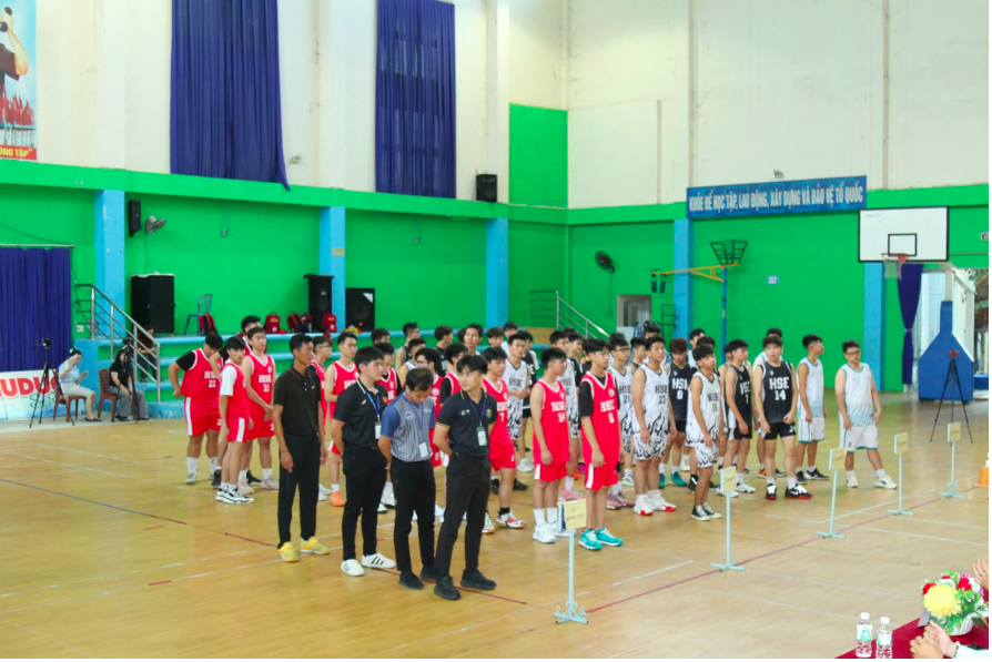 Giải Bóng Rổ Trường THCS và THPT Hoa Sen Thành Công Rực Rỡ: Thắt Chặt Tình Đoàn Kết, Ươm Mầm Tài Năng Thể Thao