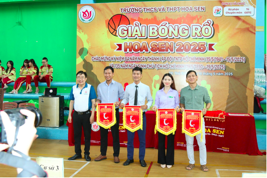 Giải Bóng Rổ Trường THCS và THPT Hoa Sen Thành Công Rực Rỡ: Thắt Chặt Tình Đoàn Kết, Ươm Mầm Tài Năng Thể Thao