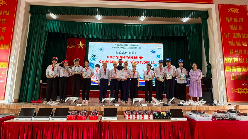 Tân Minh thúc đẩy chuyển đổi số giáo dục, đưa tiếng Anh và công nghệ đến gần hơn với học sinh
